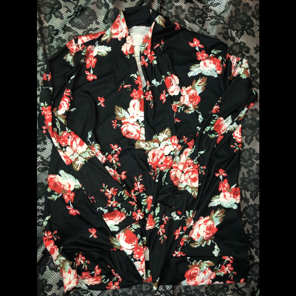 🔥❤️Cute floral cardigan 🔥❤️